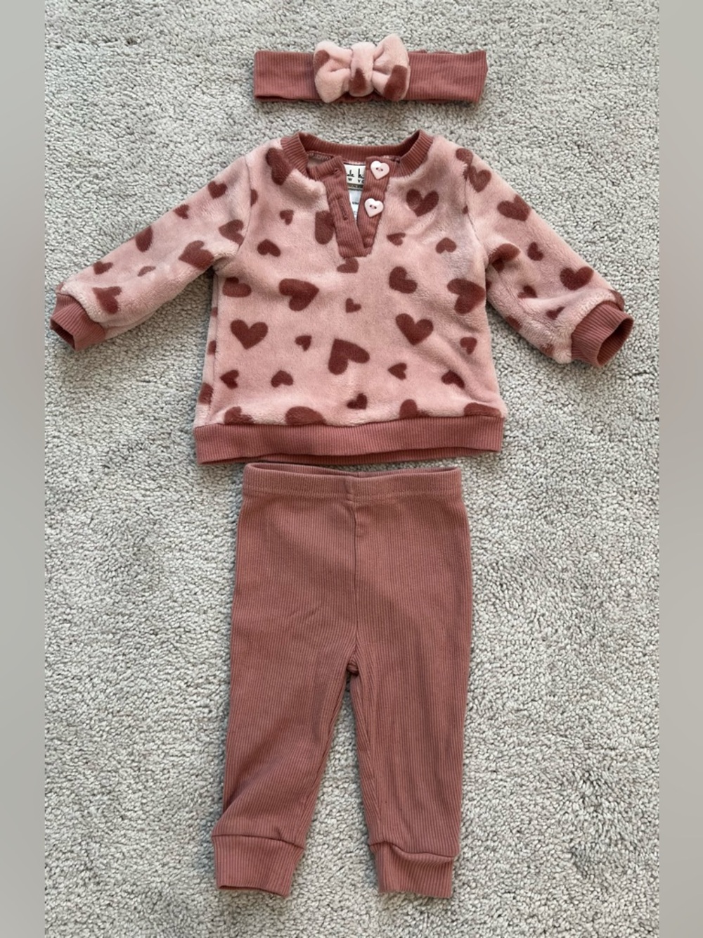 Adorable 3 piece Baby girl Faux Fur set from ‘Nicole Miller NewYork’ (6-9 months